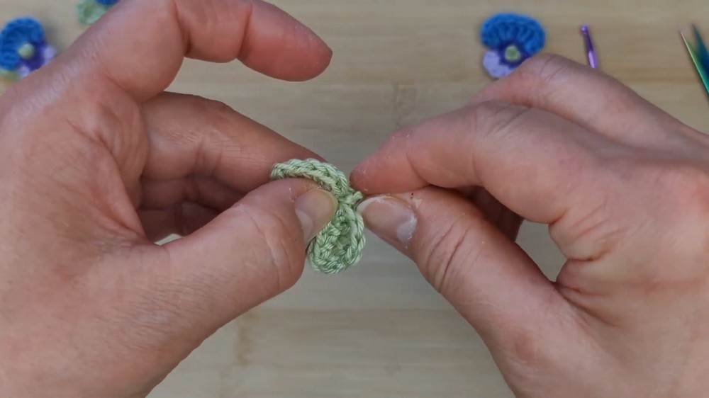 Crochet Miniature Pansy Flower Pattern 4