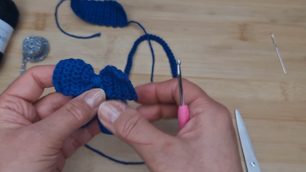 Crochet Pom Pom Christmas Wreath Pattern 4