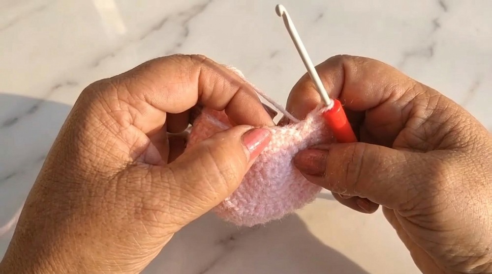 Crochet Shell Mini Coin Purse Pattern 4
