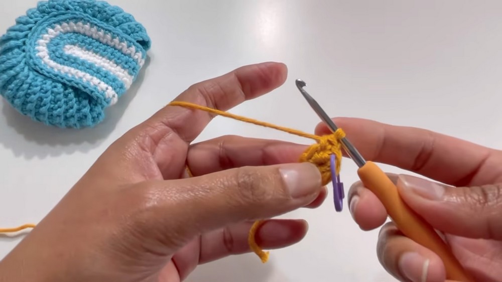 Crochet Small Round Pouch Pattern 1