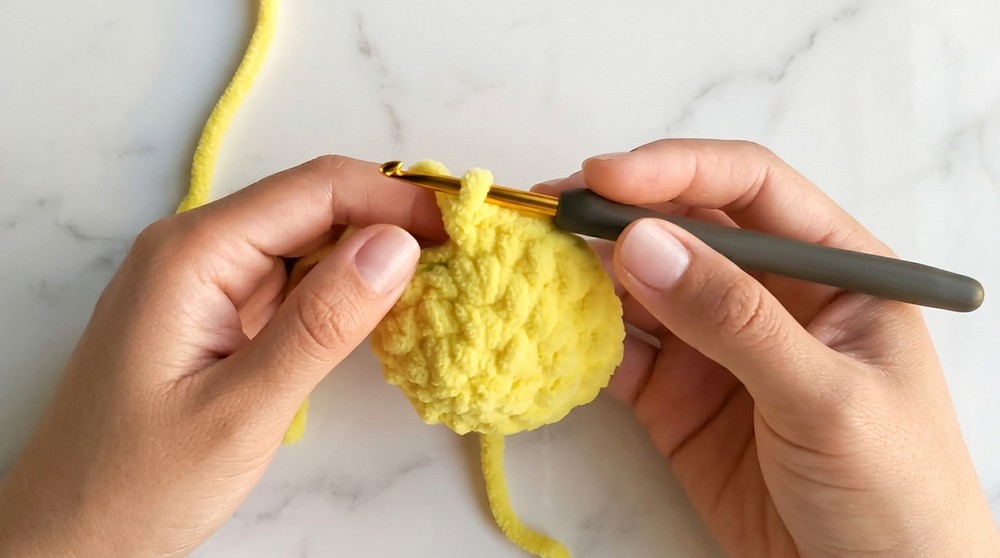 Cute Crochet Bee Amigurumi Pattern 2