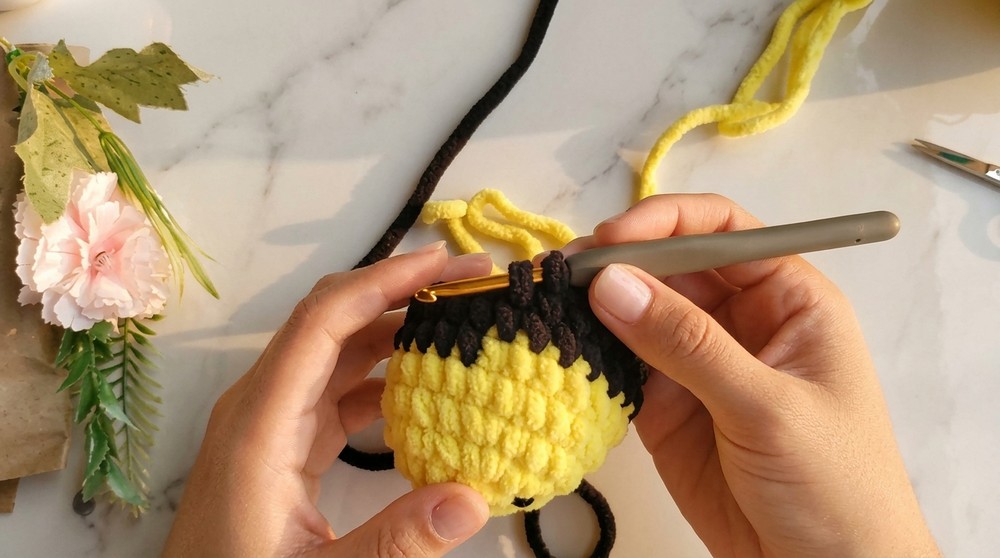 Cute Crochet Bee Amigurumi Pattern 3