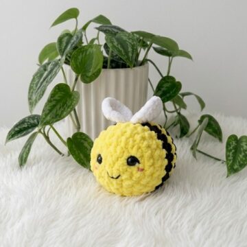 Cute Crochet Bee Amigurumi Pattern 6