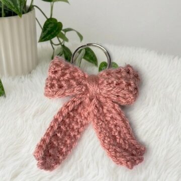 Cute Crochet Bow Keychain Pattern 7