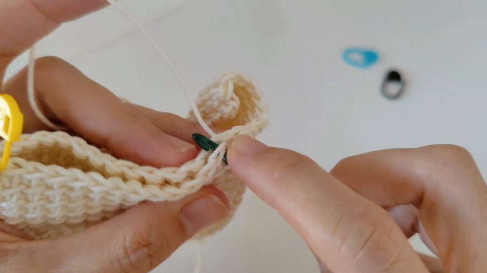 Cute Crochet Card Holder Pattern 4