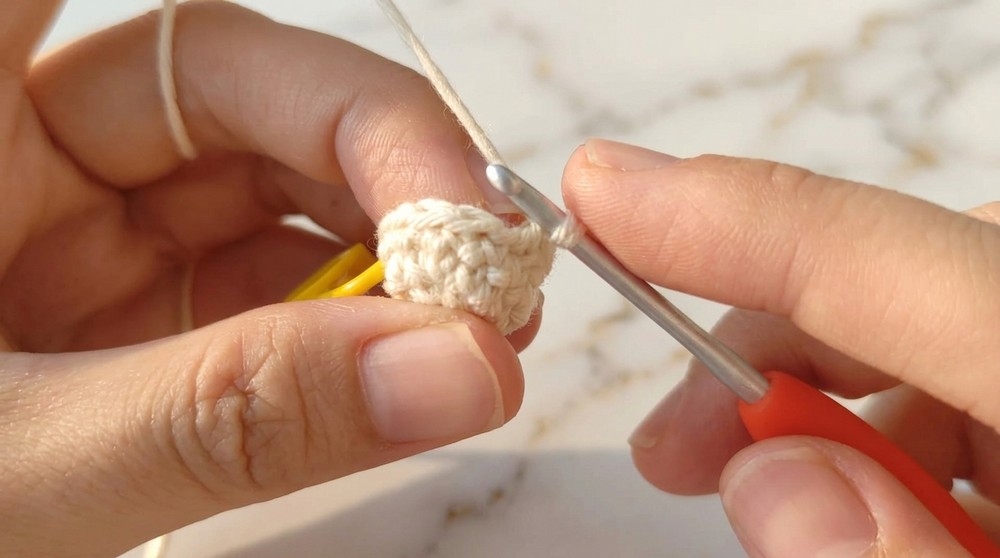 Cute Crochet Cat Amigurumi Pattern 2