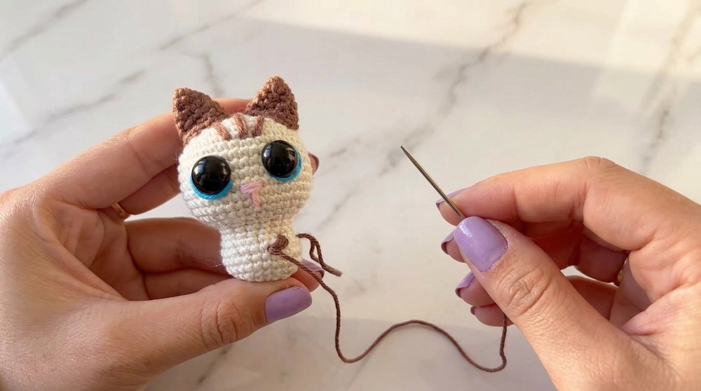 Cute Crochet Kitten Keychain Pattern 5