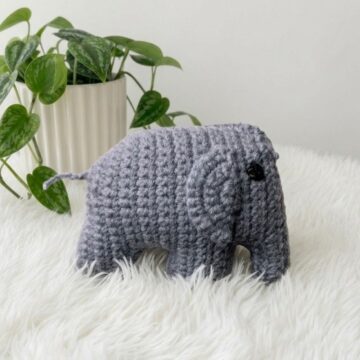 Easy Crochet Elephant Keychain Pattern 6