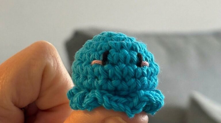 Easy Crochet Mini Octopus Pattern 6