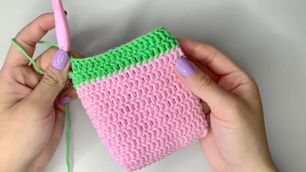 Easy Crochet Strawberry Bag Pattern 3