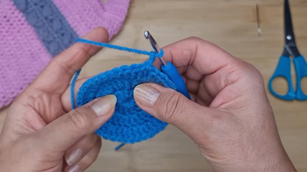 Beautiful Crochet Bottle Holder Pattern 2