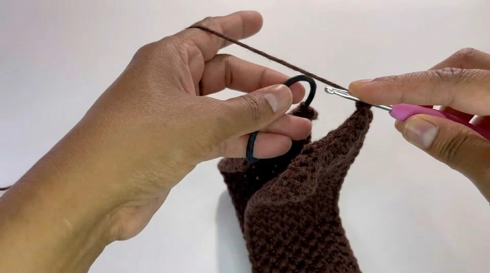 Beautiful Crochet Headband Pattern 5