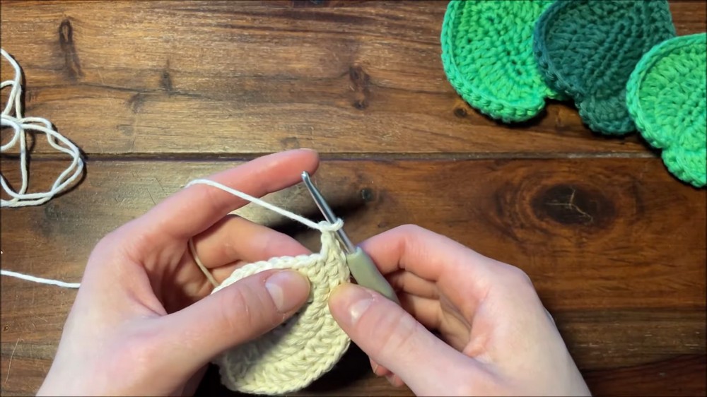 Beautiful Crochet Leaf Pattern 4