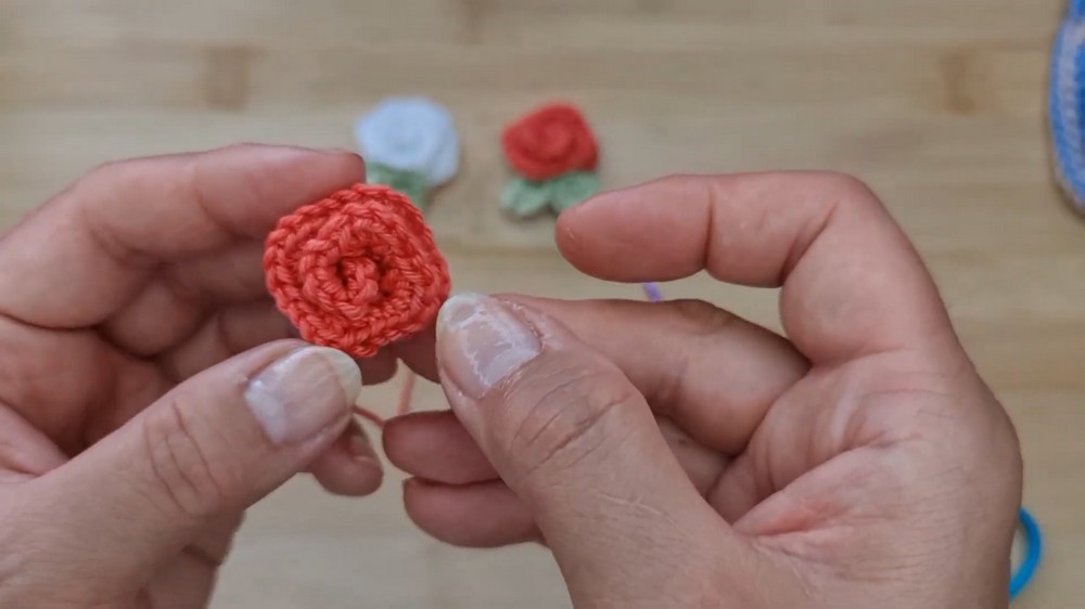 Beautiful Crochet Mini Rose Pattern 3