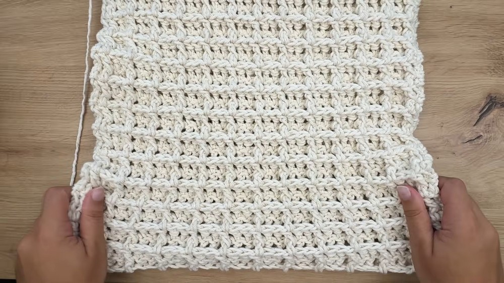 Beautiful Crochet Pillow Pattern 4