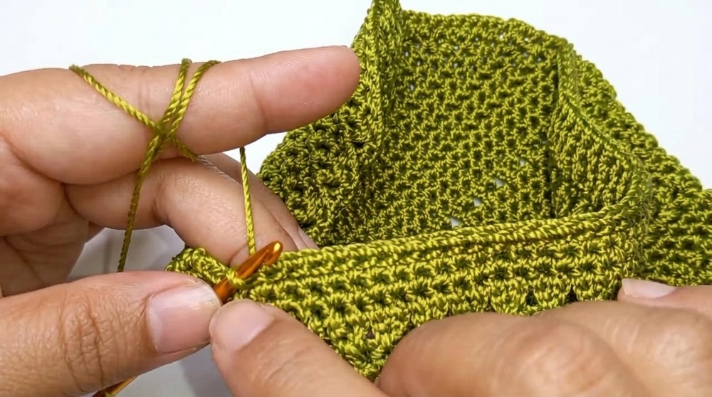 Beautiful Crochet Purse Pattern 4