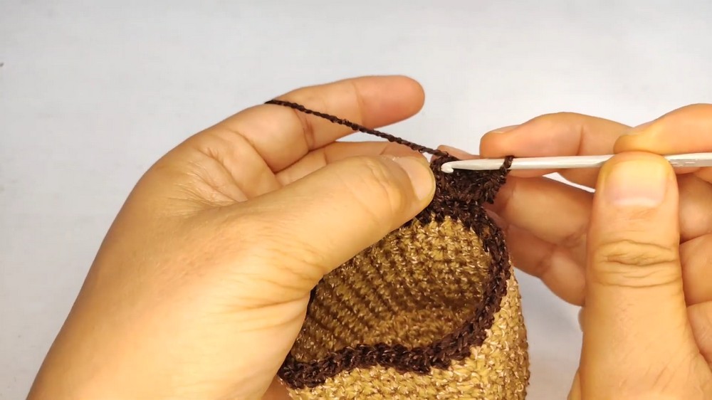 Crochet Acorn Backpack Pattern 4