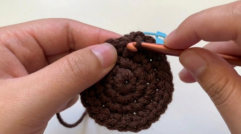 Crochet Amigurumi Desk Bunny Pattern 2