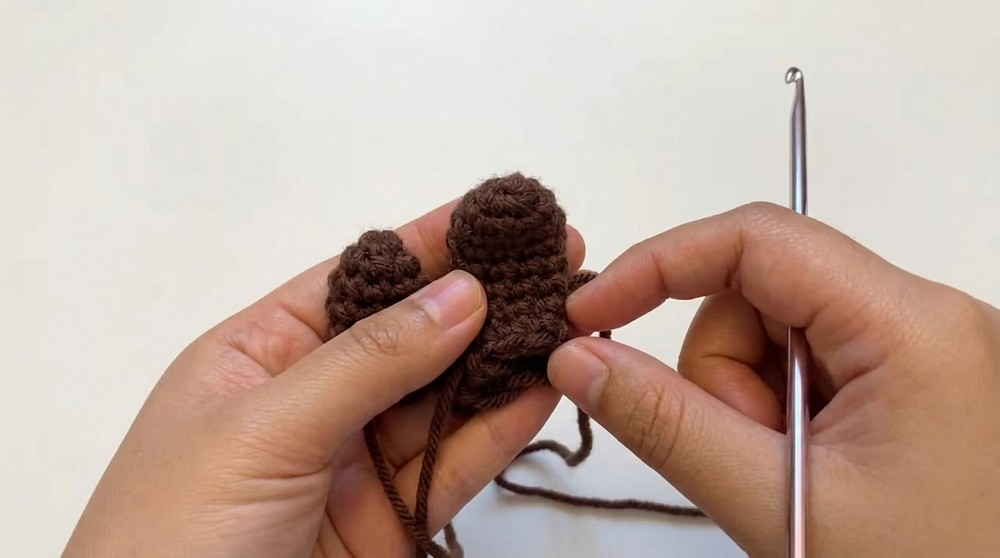 Crochet Amigurumi Desk Bunny Pattern 5