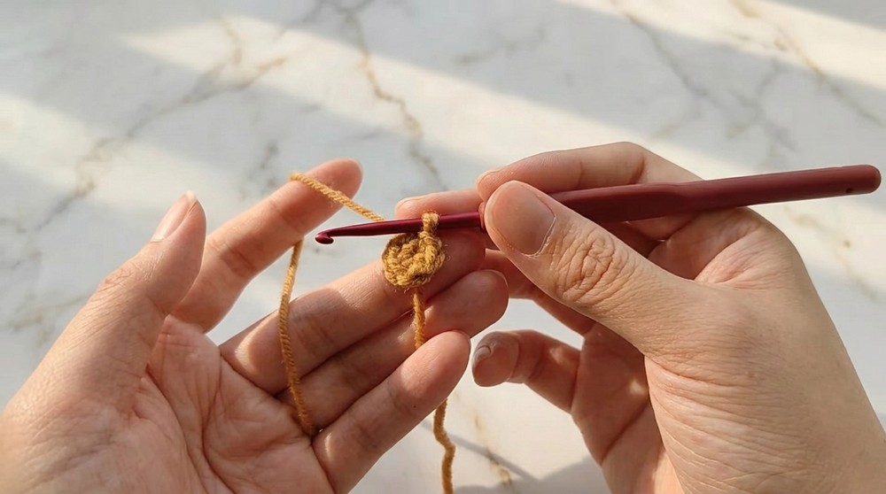Crochet Avocado Keychain Pattern 1
