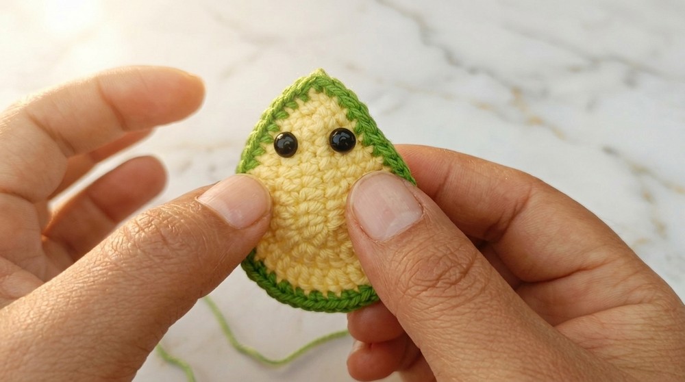 Crochet Avocado Keychain Pattern 4