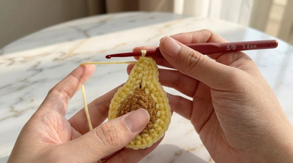 Crochet Avocado Keychain Pattern 4