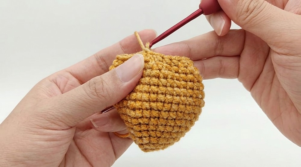 Crochet Carrot Keychain Pattern 3