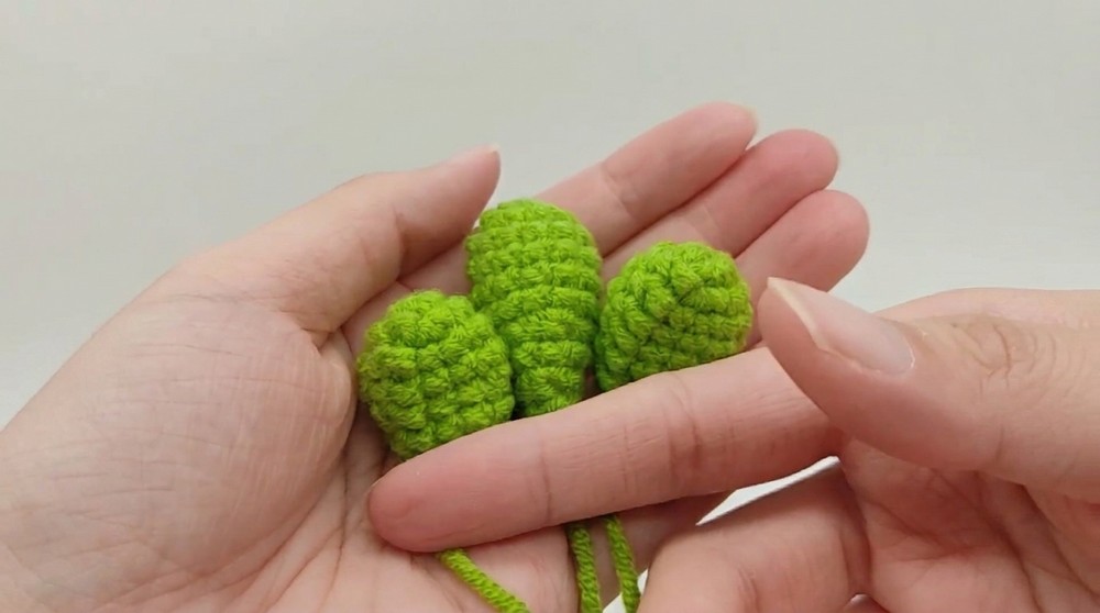 Crochet Carrot Keychain Pattern 4