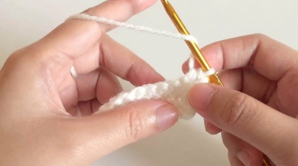 Crochet Cat Paw Fingerless Gloves Pattern 2