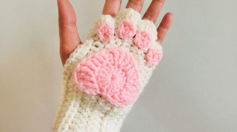 Crochet Cat Paw Fingerless Gloves Pattern 6