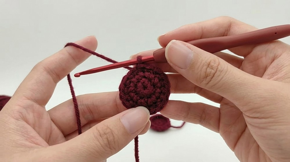 Crochet Christmas Glove Pattern 2