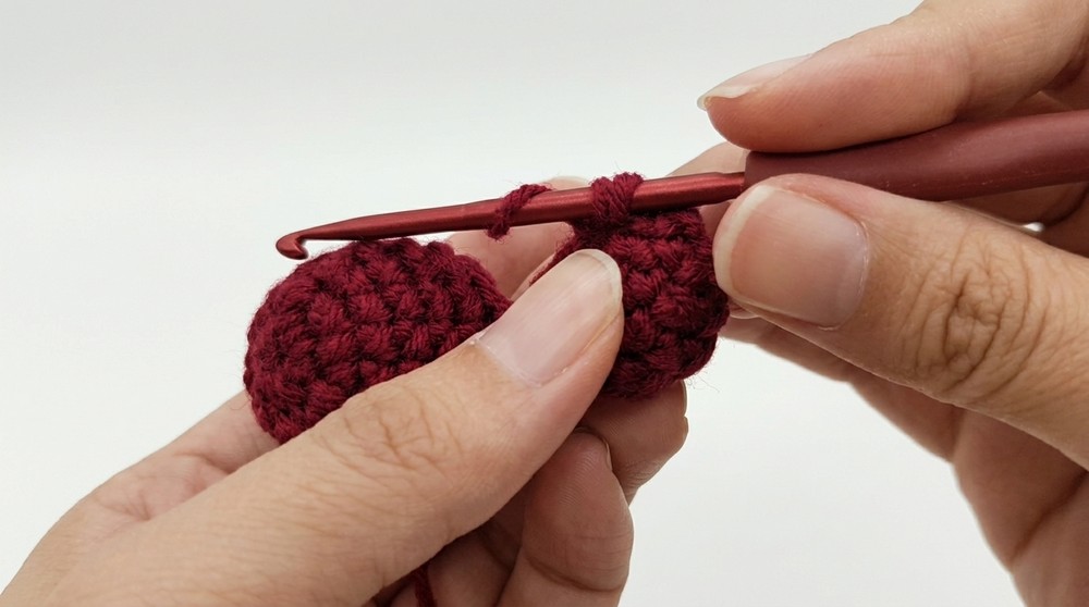 Crochet Christmas Glove Pattern 3