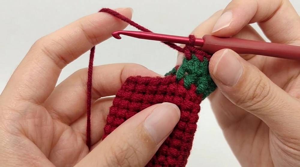 Crochet Christmas Socks Keychain Pattern 4
