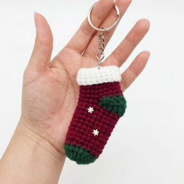 Crochet Christmas Socks Keychain Pattern 6