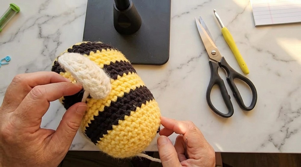 Crochet Chubby Bumblebee Pattern 5