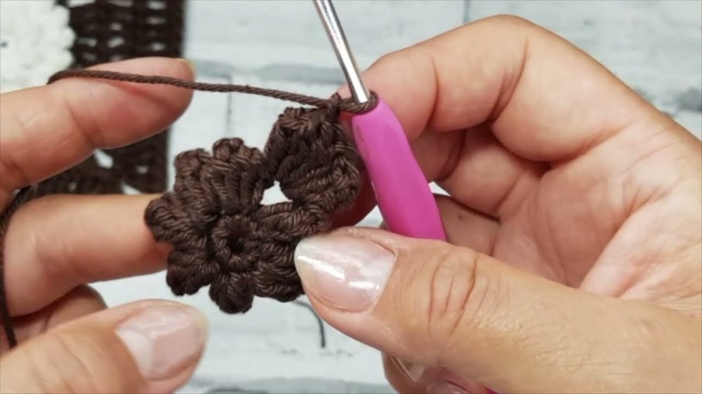 Crochet Dahlia Flower Square Pattern 2