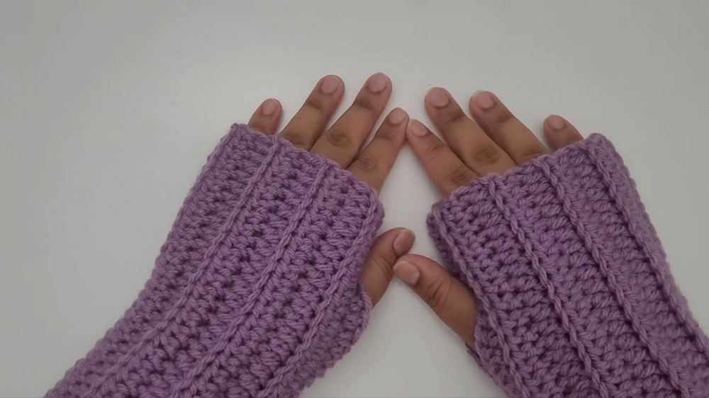 Crochet Fingerless Gloves Pattern 5