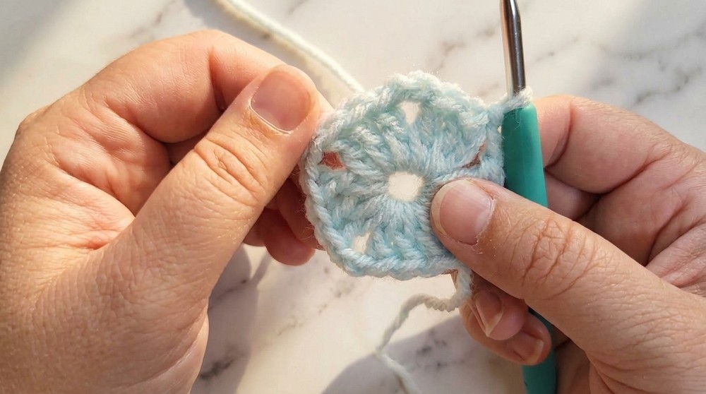 Crochet Granny Square Flower Pattern 3