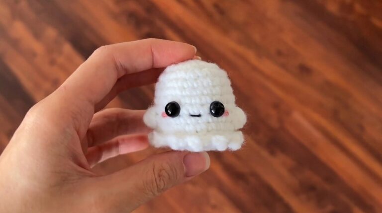 Crochet Halloween Ghost Pattern 6