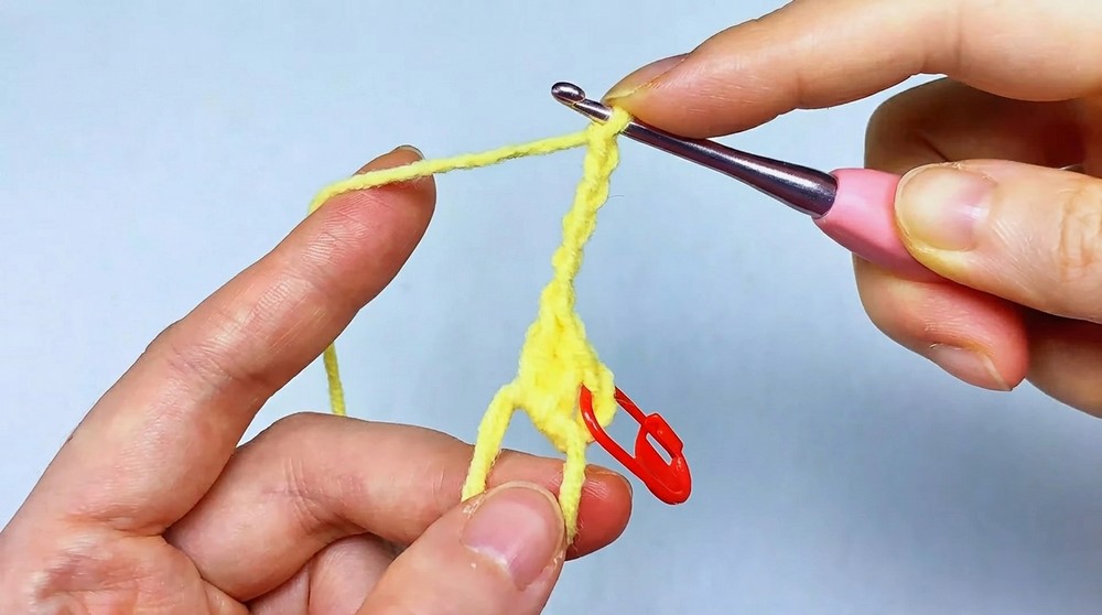 Crochet Hollow Star Keychain Pattern 2