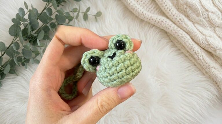 Crochet Mini Frog Amigurumi Pattern 6