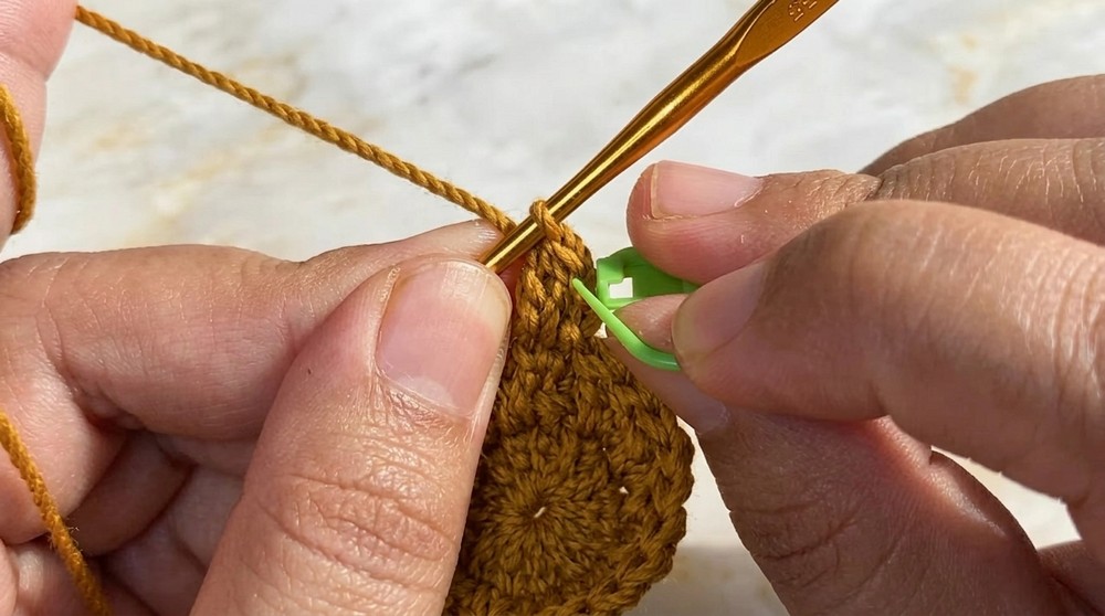 Crochet Pineapple Keychain Pattern 2