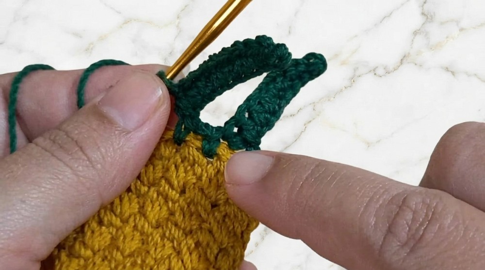 Crochet Pineapple Keychain Pattern 4