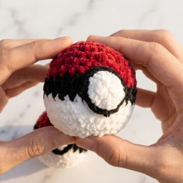 Crochet Pokeball Amigurumi Pattern 5