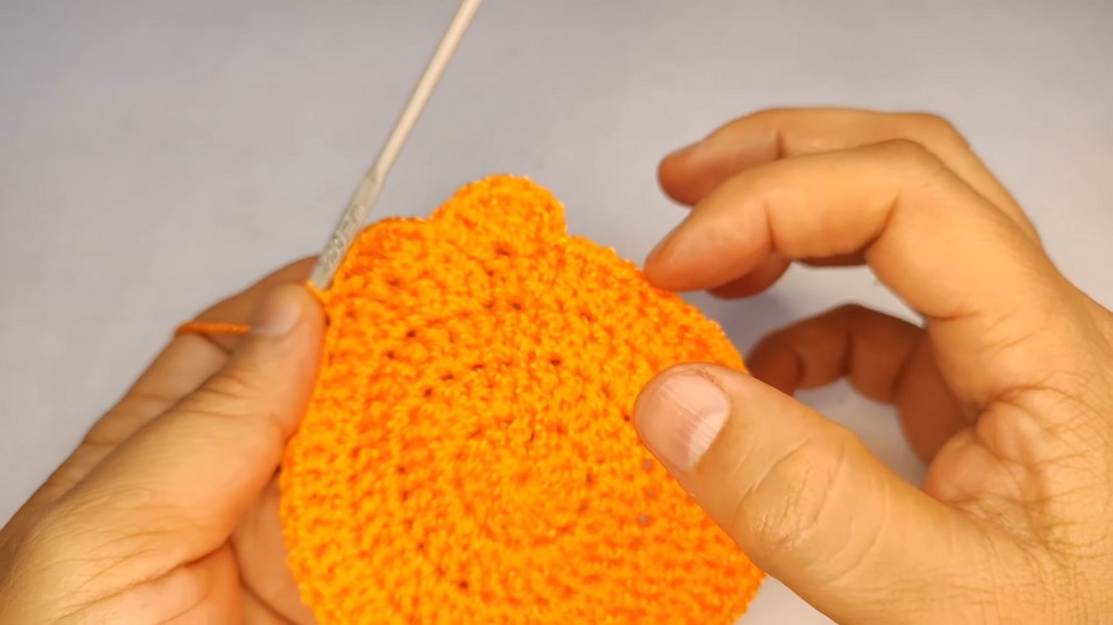 Crochet Pumpkin Coaster Pattern 3