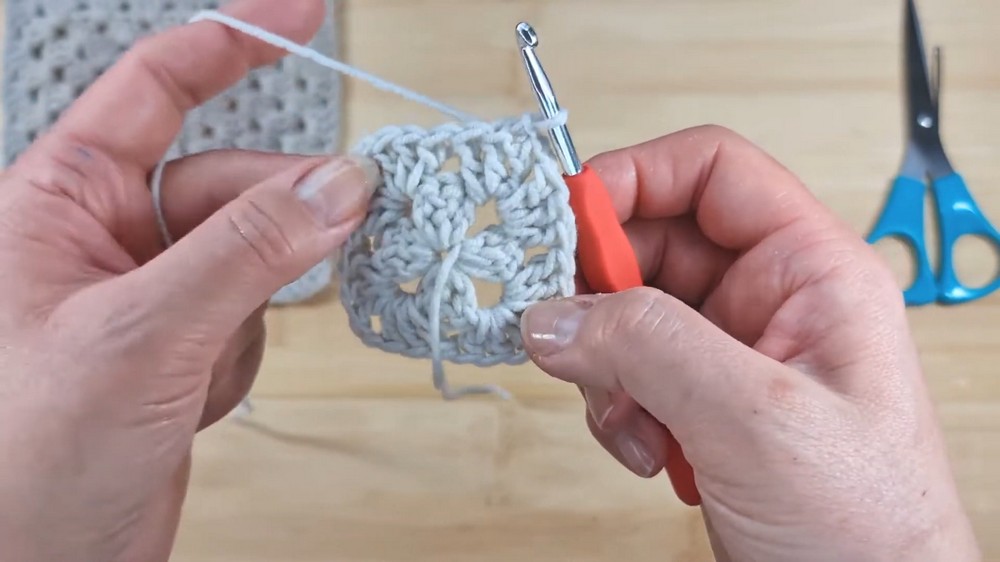 Crochet Reversible Granny Square Pattern 3