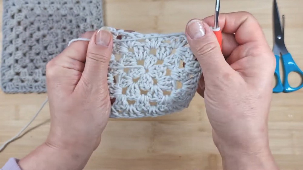Crochet Reversible Granny Square Pattern 4