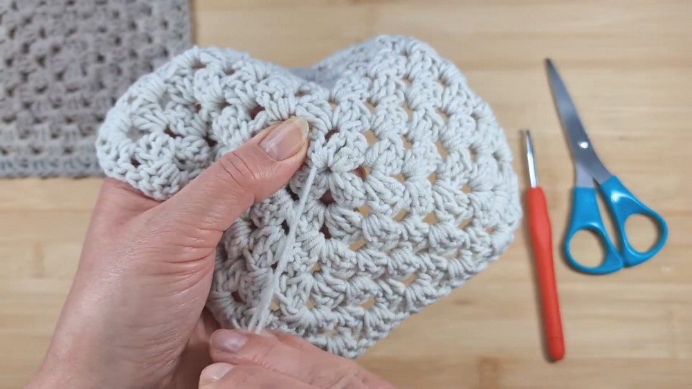 Crochet Reversible Granny Square Pattern 5