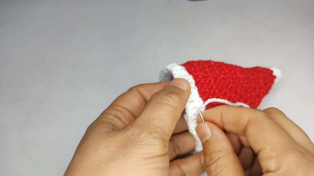 Crochet Santa Claus Hat Pattern 4