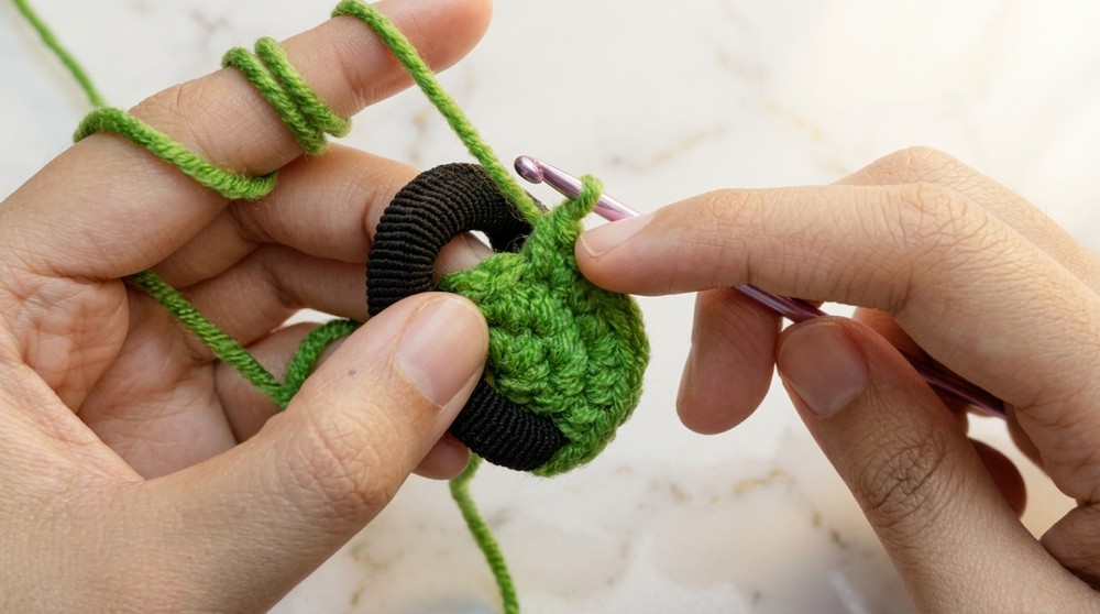 Crochet Sunflower Hair Tie Pattern 1
